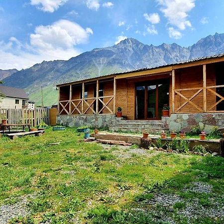 Oda Kazbegi Luaran gambar
