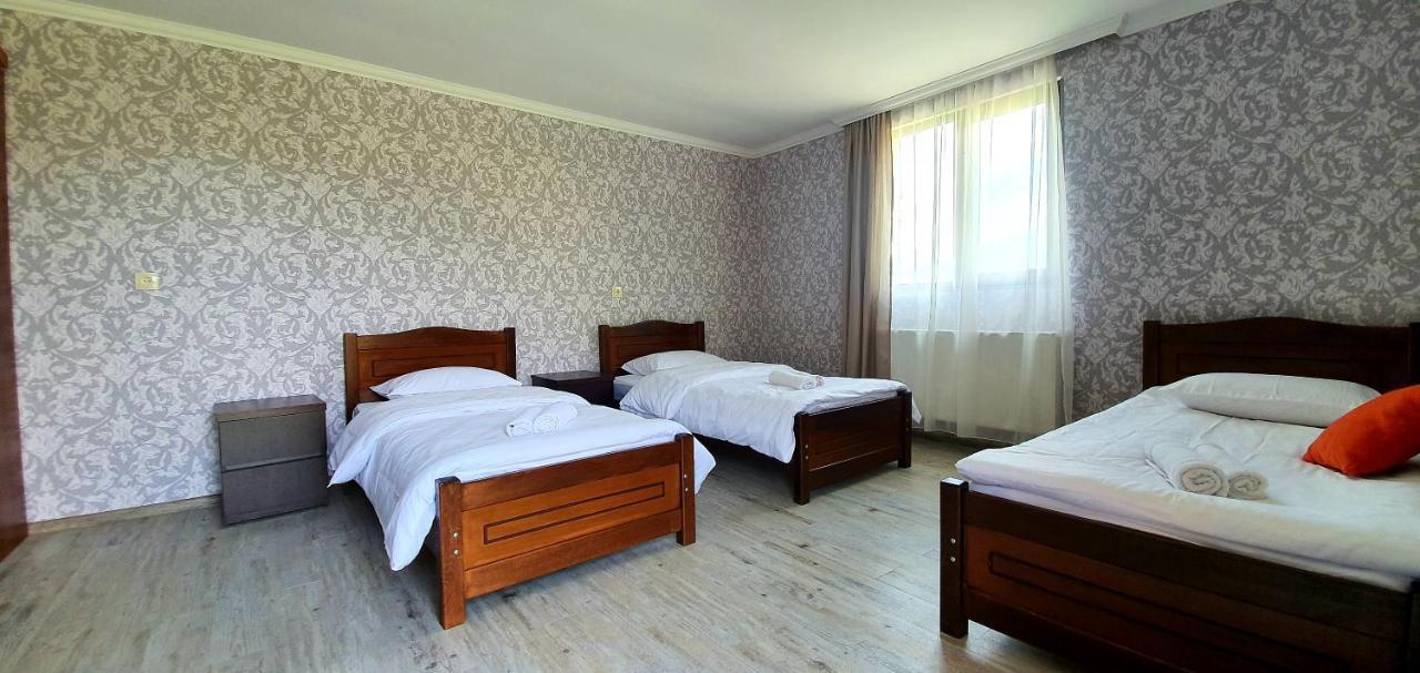 Oda Kazbegi Luaran gambar