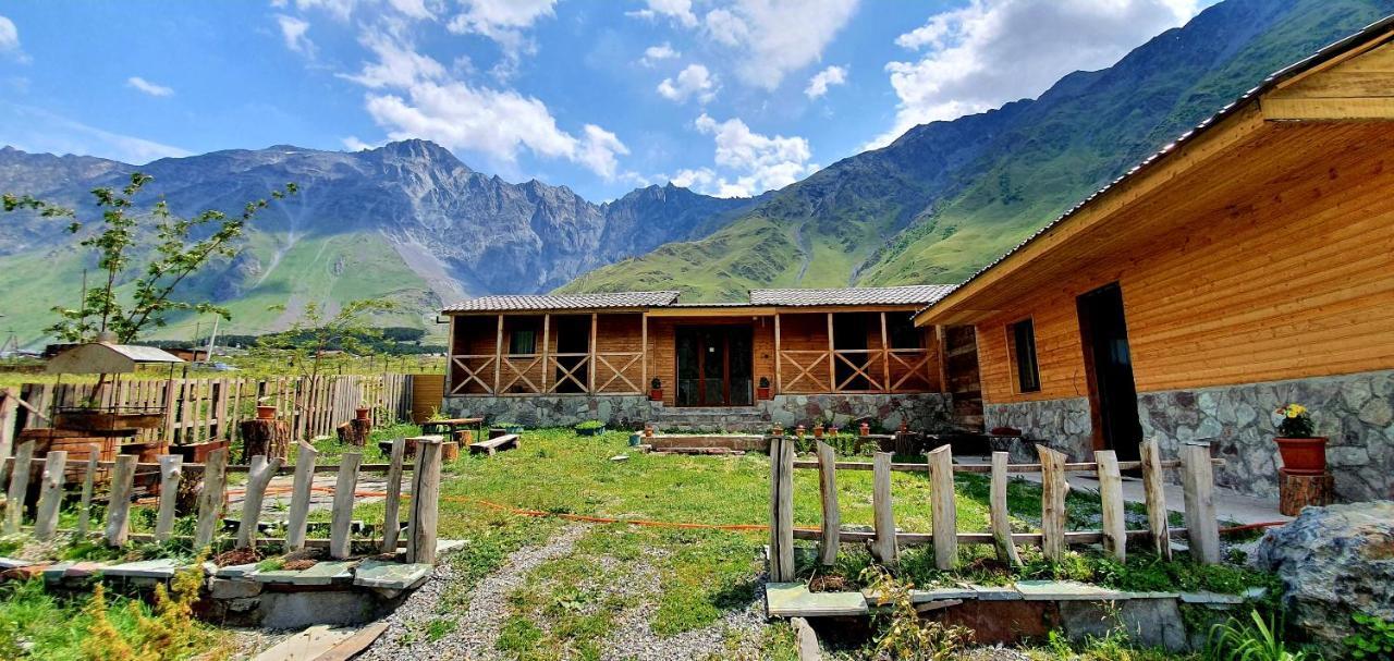 Oda Kazbegi Luaran gambar
